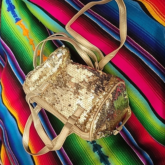 Gold sequin New York & Company cross body bag - Picture 3 of 5